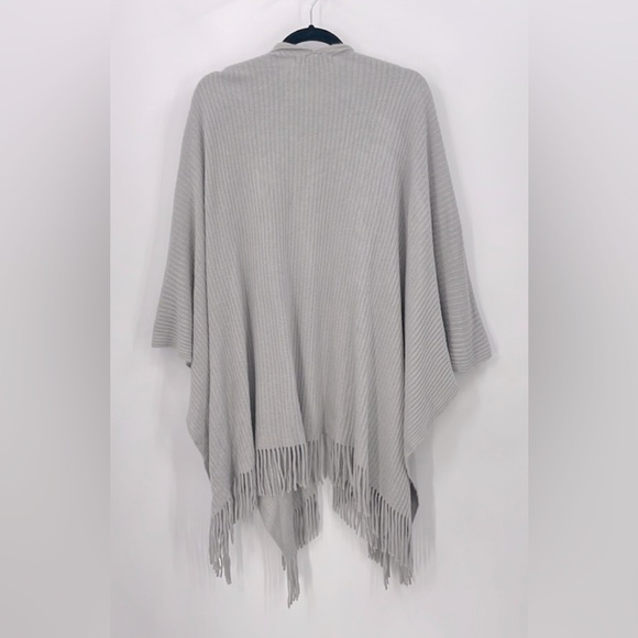 Cejon Grey Cape - Picture 3 of 3